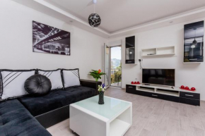  Dream Vacation Apartments  Тиват